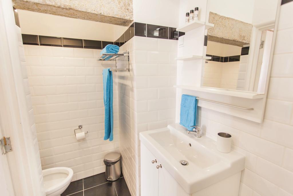 Lovelystay - Cosy Bairro Alto Duplex リスボン エクステリア 写真